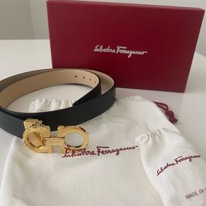 AUTHENTIC Salvatore Ferragamo
Reversible Belt